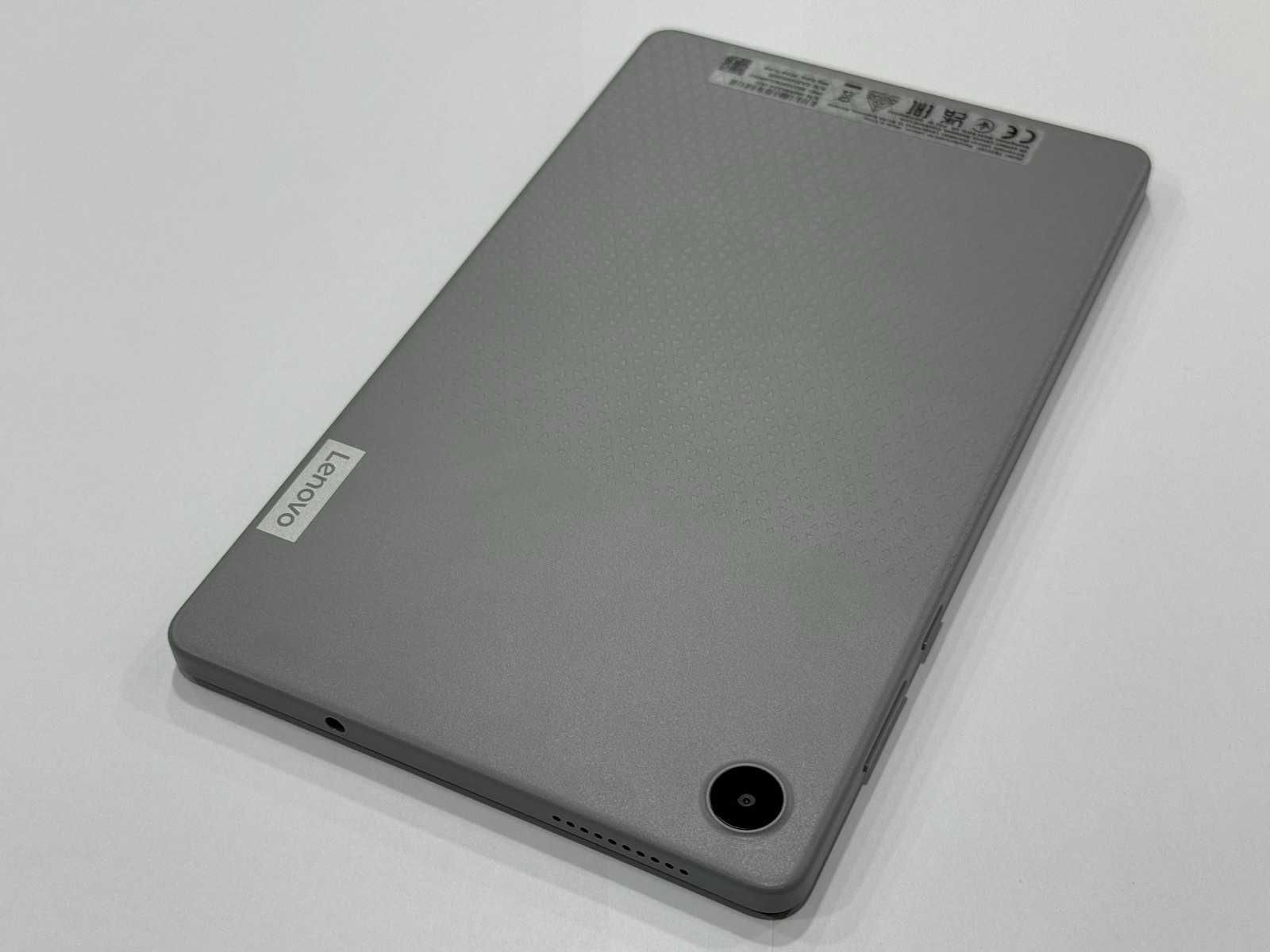 Lenovo Tab M8 + Clear Case – Чисто нов!