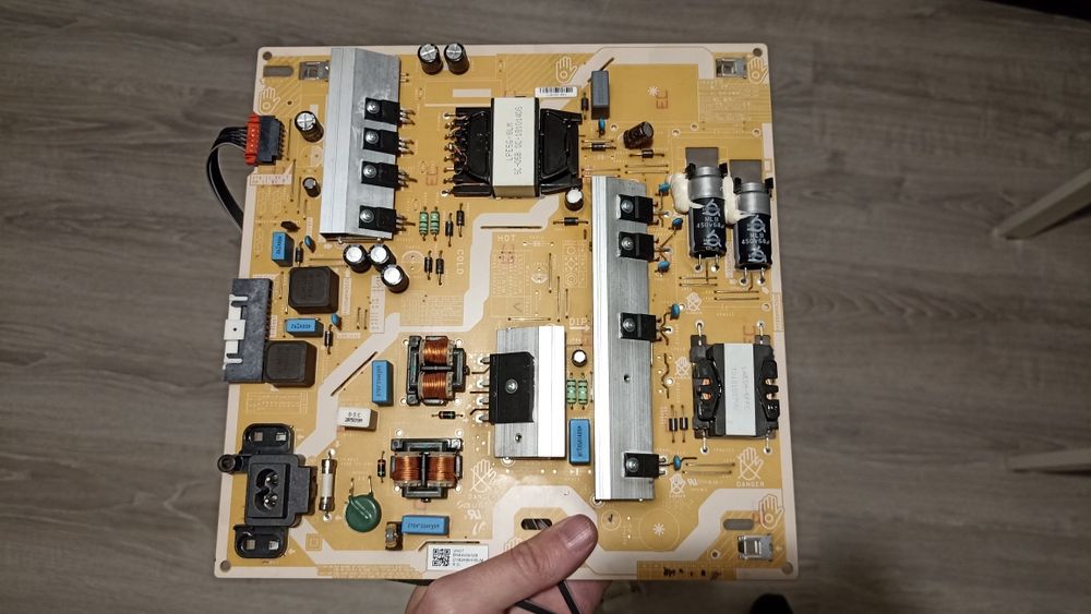 Продам плату питания на  телевизор Samsung UE49NU7100U