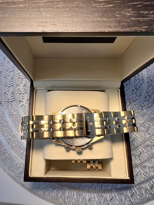 Ceas de dama si barbati