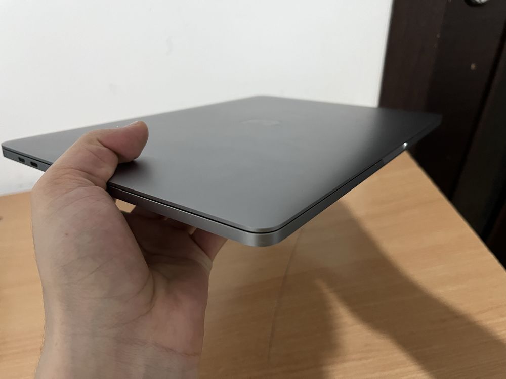MacBook Pro M1 8/256