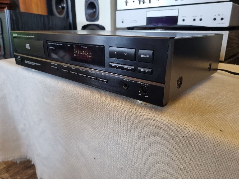 Cd Player Denon DCD-560. 20 Bit. Perfect functional. Impecabil.
