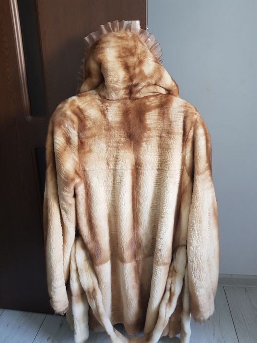 Haina de blana de nurcă noua cu etichetă