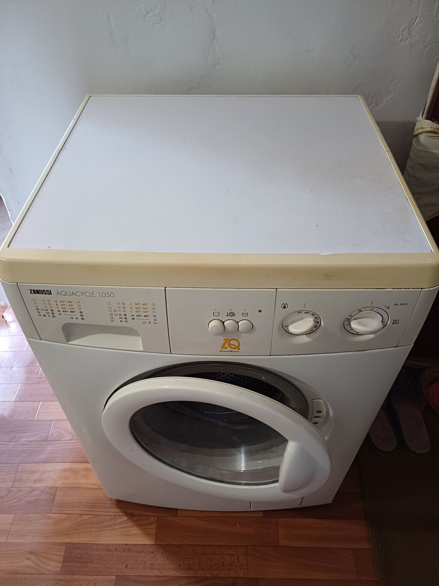 Продам стиральную машину