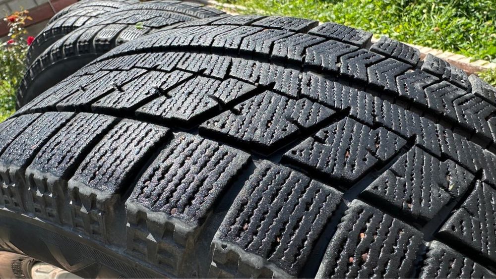 Зимние шины Bridgestone