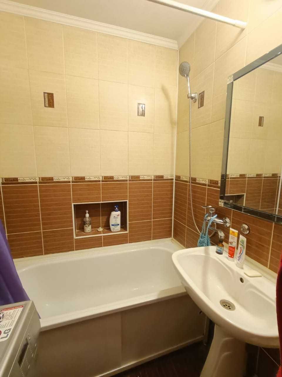 Продам 2к кв в кирпичном доме р-н Евразийского рынка!!!