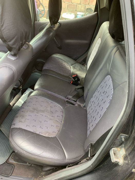 Dezmembrez a class 140a 1.4 benzina an 2000