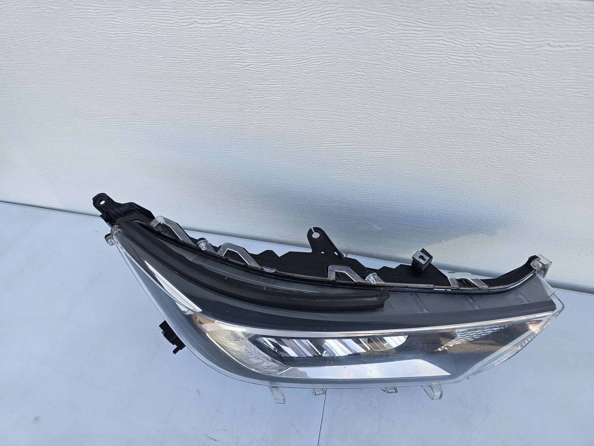 Far dreapta Toyota Rav4 Full Led