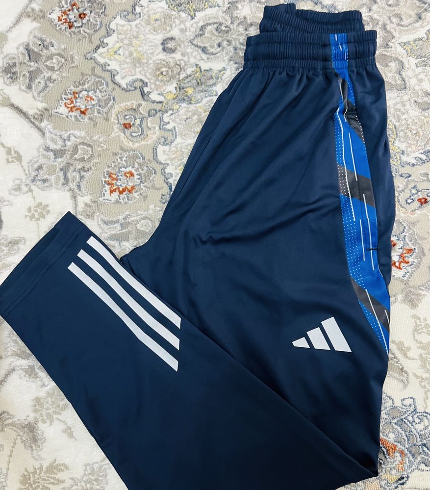Adidas triko M, L razmer