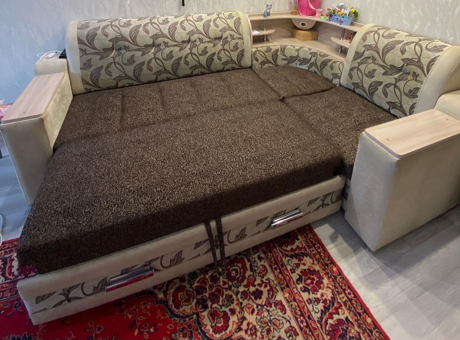 Продам угловой диван за 160 000