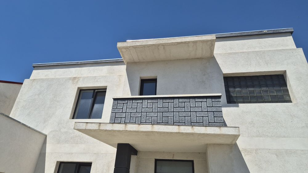 Casă cu etaj 208 mp, curte şi balcon - Potoceni, Buzău
