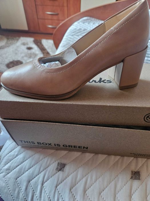 Обувки на ток CLARKS