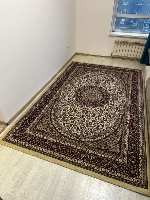 Продам ковер срочно