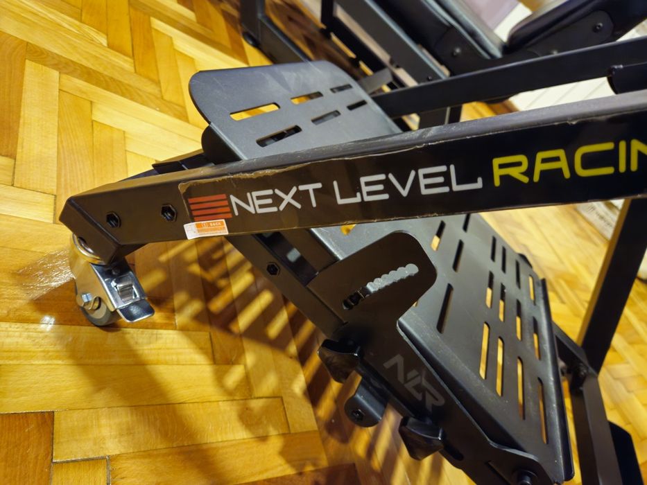 Next level racing stand 2.0