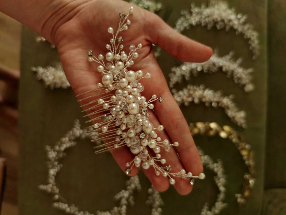 Mireasa. Coafura păr.Piepten pentru par. Accesorii par.