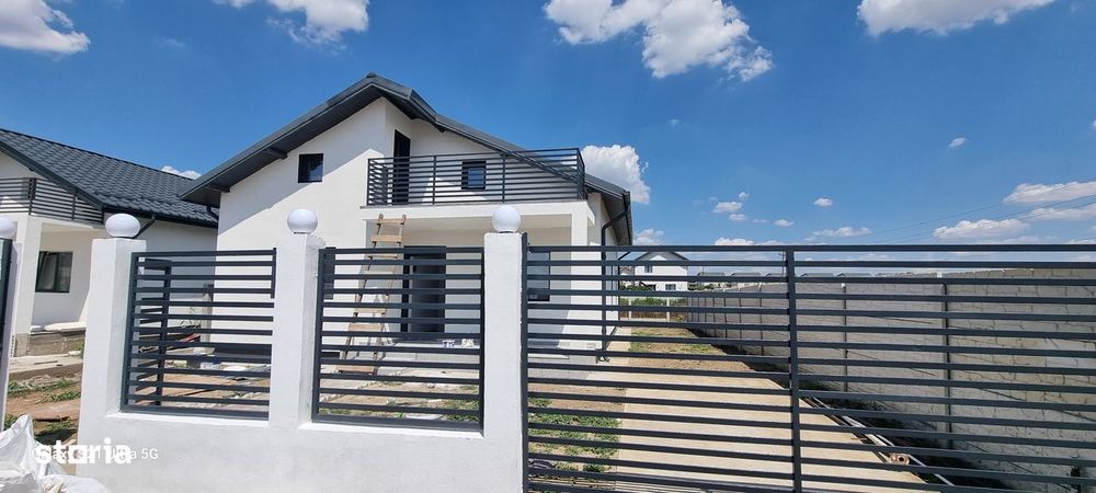 Casa single 3 camere cu pod mansardabil//teren 300mp//utilitati