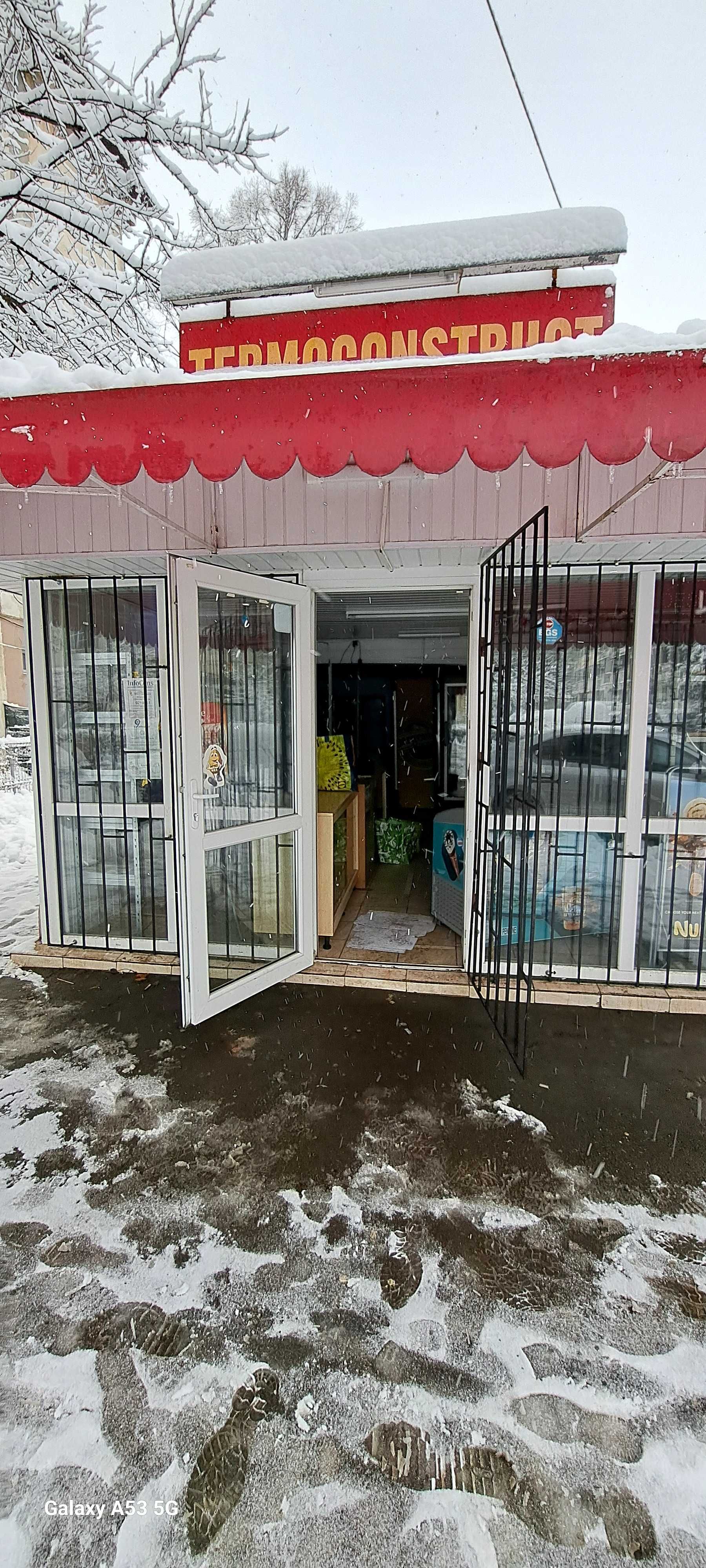 Vand spatiu comercial