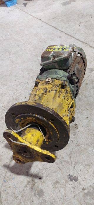 Motor electric trifazat cu reductor, 0.55kW, 125rpm