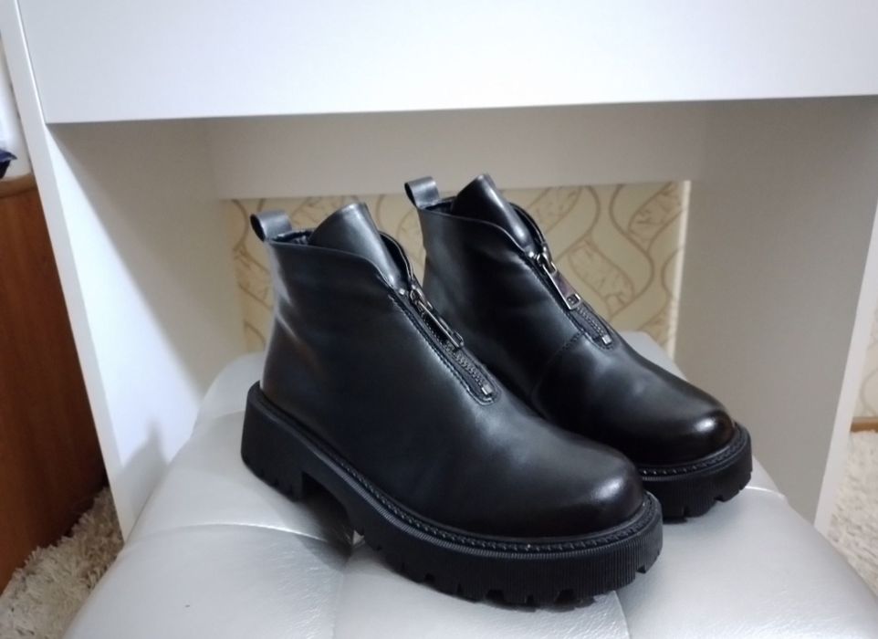 Продам новые ботинки