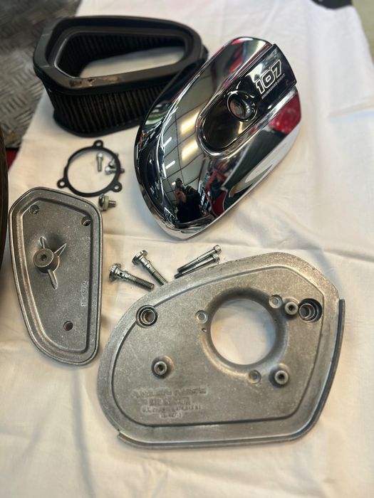 Филтър и въздушна кутия за road king 2017