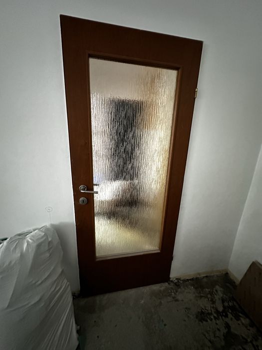 Vand doua usi, utilizate aproape noi