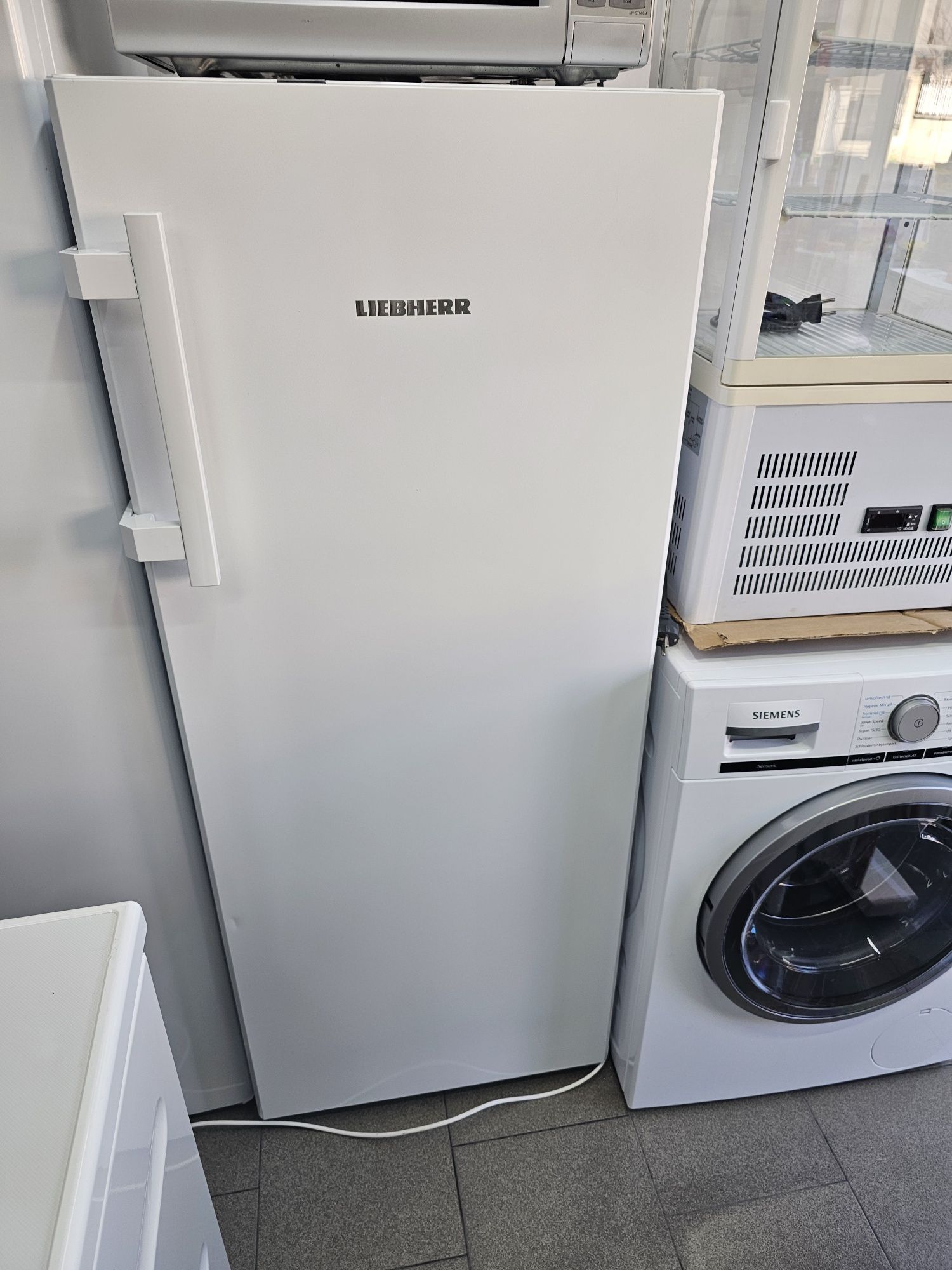Нов! Фризер Liebherr с 6 чекмеджета No frost  А +++ 200 л