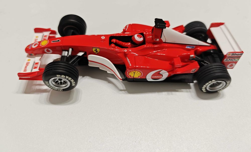 Колекционерска лимитирана серия модел на Ferrari F2002 V10 No. 1