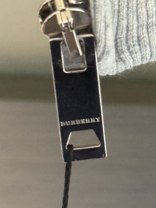 Burberry zipper