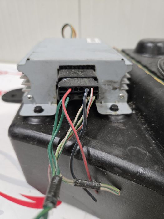 Аудио усилвател със субуфер за Jeep Compass 2007-2017г