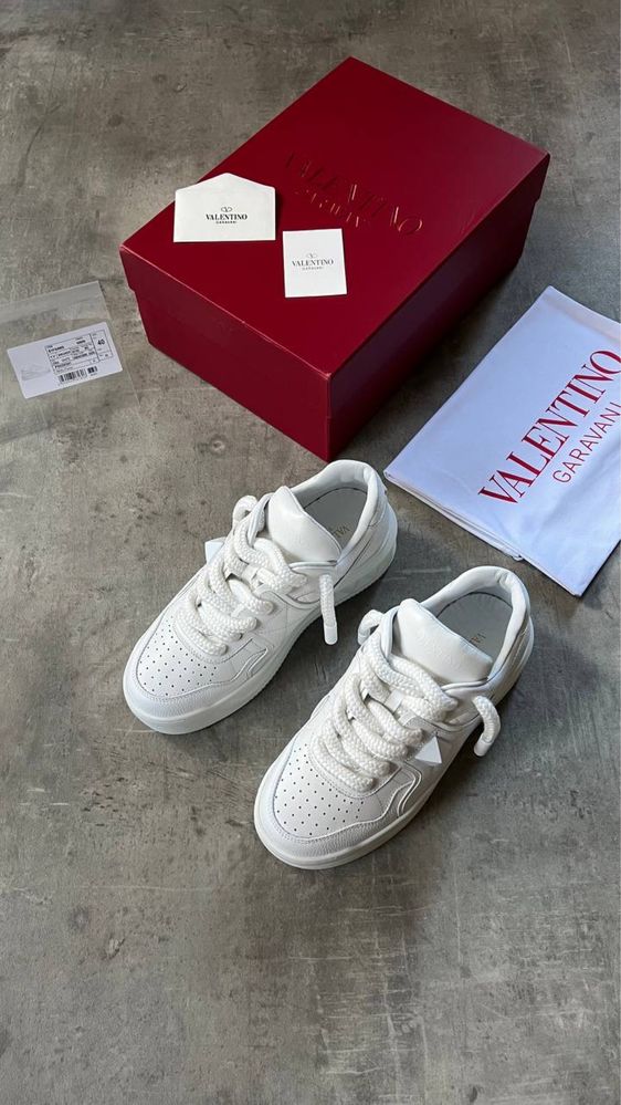 Sneakers Valentino Unisex **36-45** calitate premium