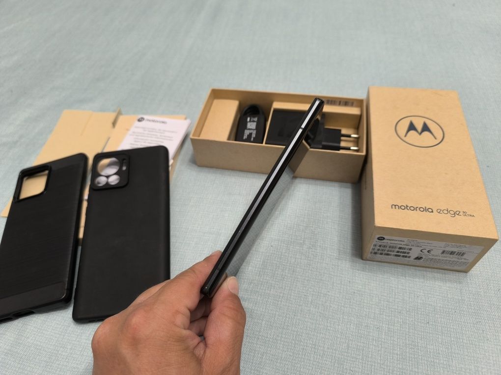 V/S Motorola edge 30 ultra 256/12 impecabil
