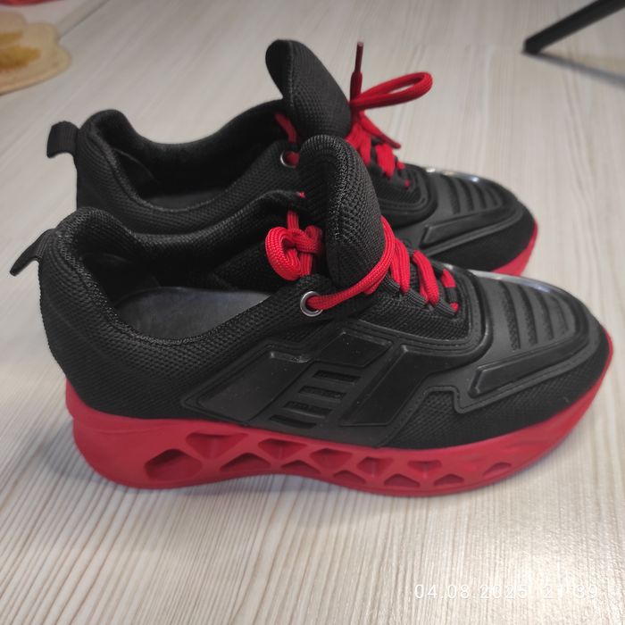 Кроссовки новые женские размер 36 черные Gossi Турция