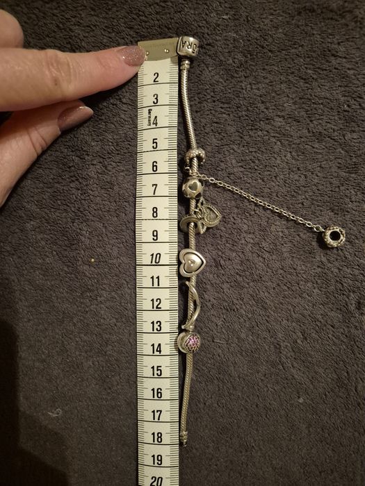 Bratara si charmuri Pandora