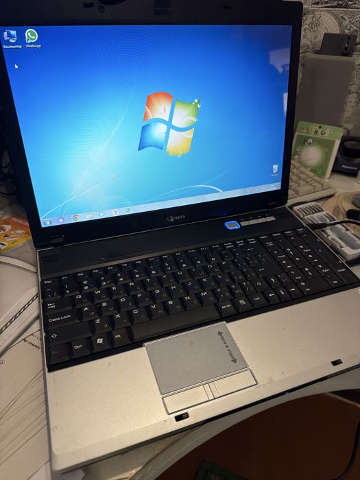 Продам винтажный но рабочий ноутбук