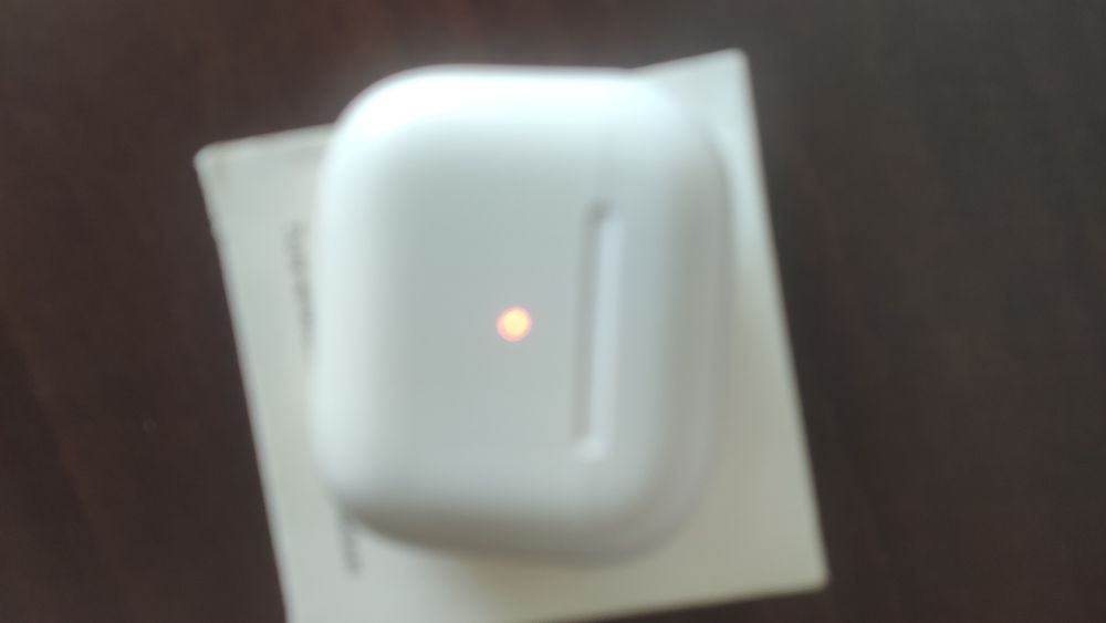 Продавам два комплекта безжични слушалки