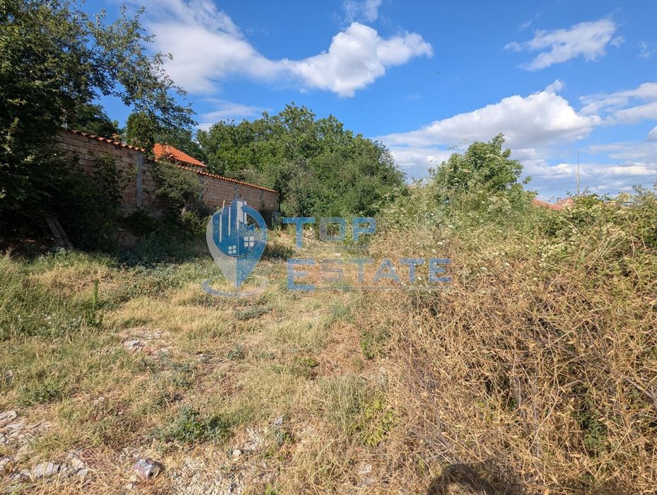 Парцел в регулация в покрайнините на град Горна Оряховица, обалст Вел