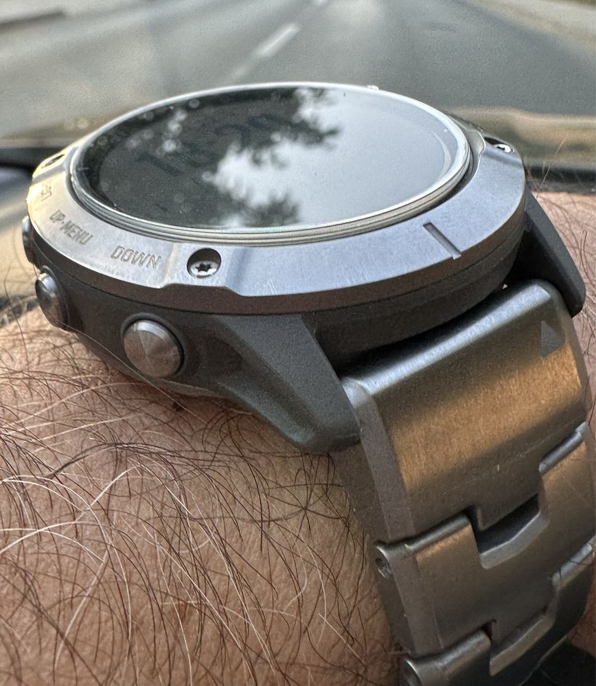 Ceas Garmin Fenix 6X Pro Titanium solar. Culoarea gri deschis.Ca si No