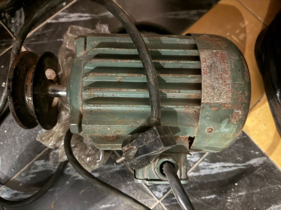 Монофазен електрически двигател Елпром