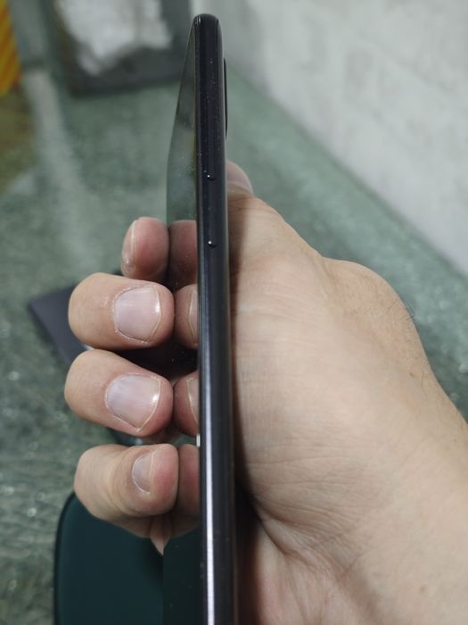 продается Mi 8 xiaomi 6/128 мгб