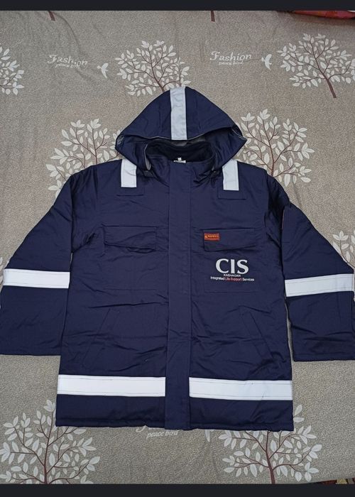 Сатылады куртка зимня
Новый зимня