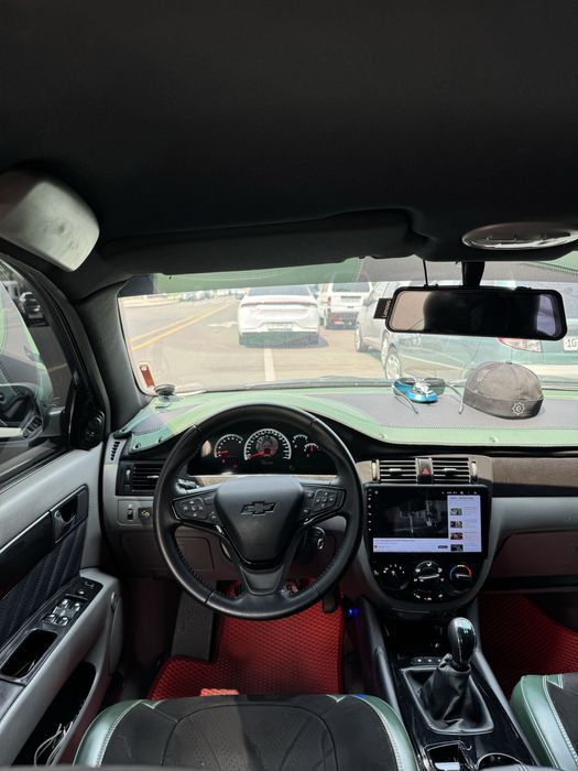 Lacette 2013 sotiladi