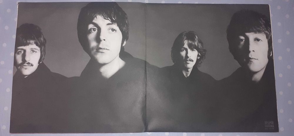 Грамофонни плочи на Бийтълс на около 40 години