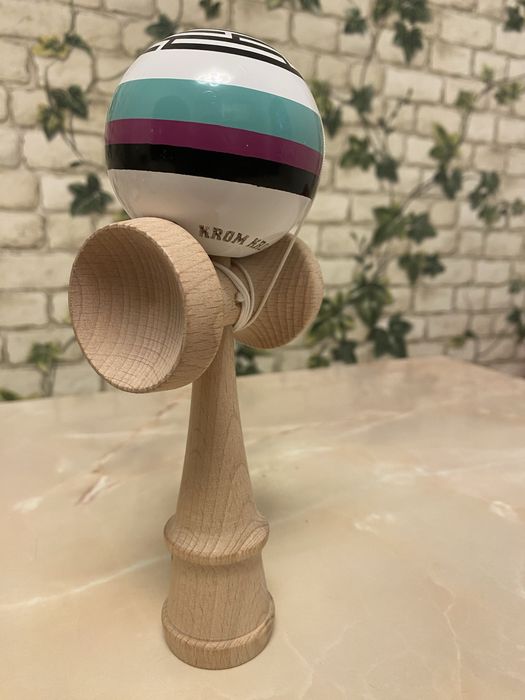 Kendama Krom din lemn