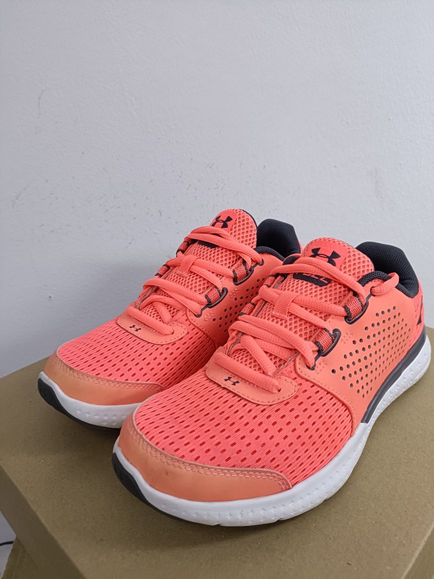 Under Armour номер 38 код 34A