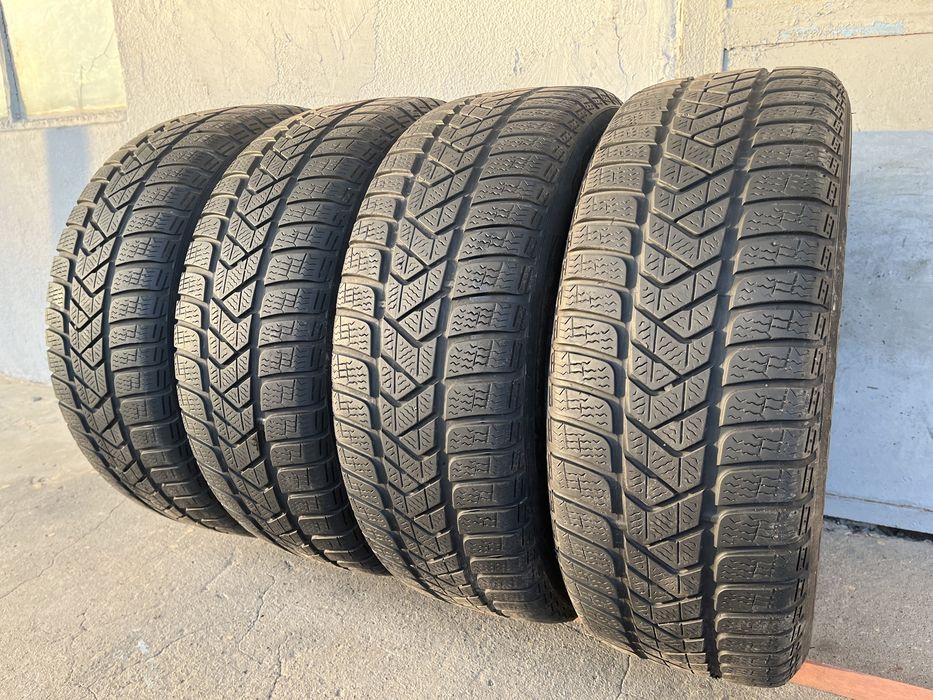 4 бр. зимни гуми 215/60/16 Pirelli DOT 0318 5 mm