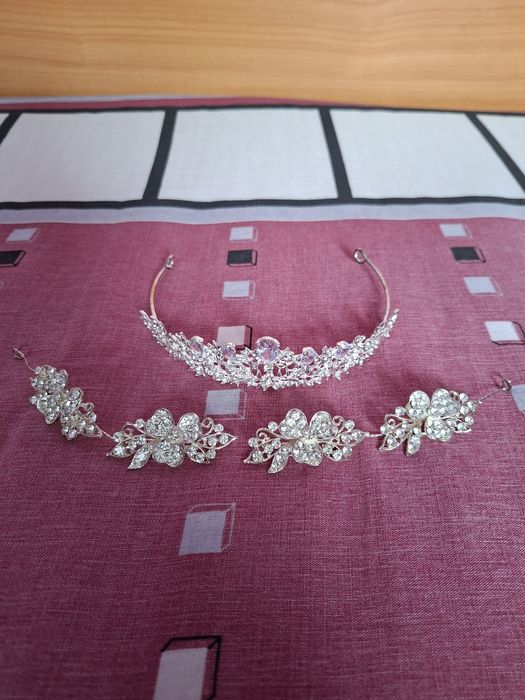 Vând Coronițe și Accesorii Mireasă Noi