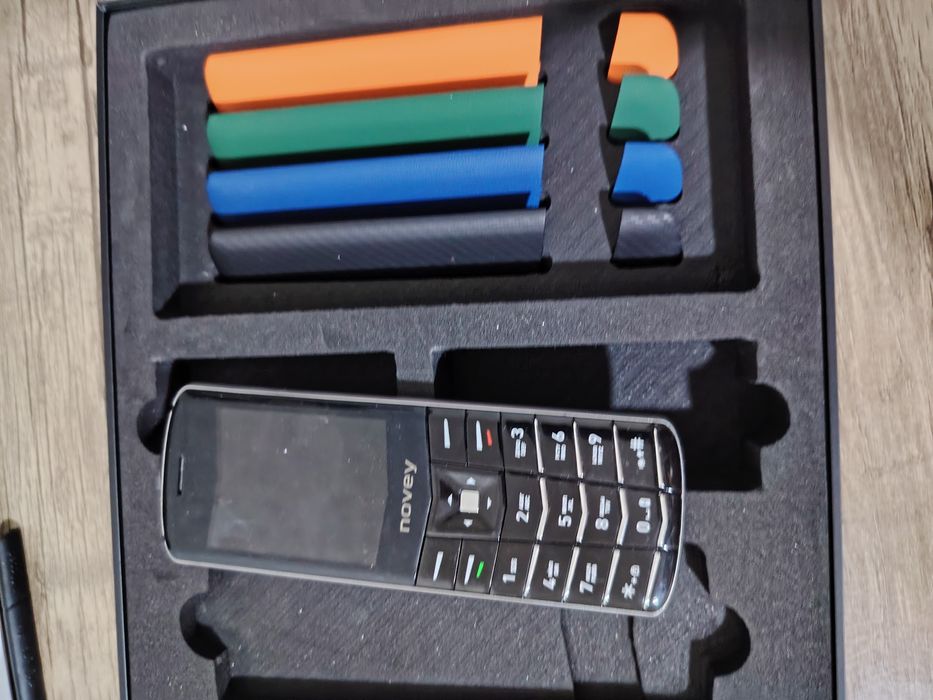 Телефон novey aura