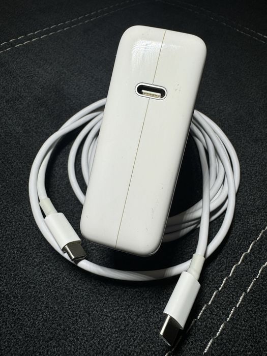 Apple USB C Power Adapter 61 W  incarcator original MacBook iPad