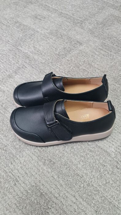 Продам женские туфли слипоны