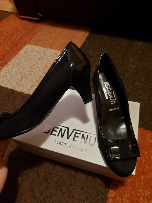 Vand pantofi dama cu toc