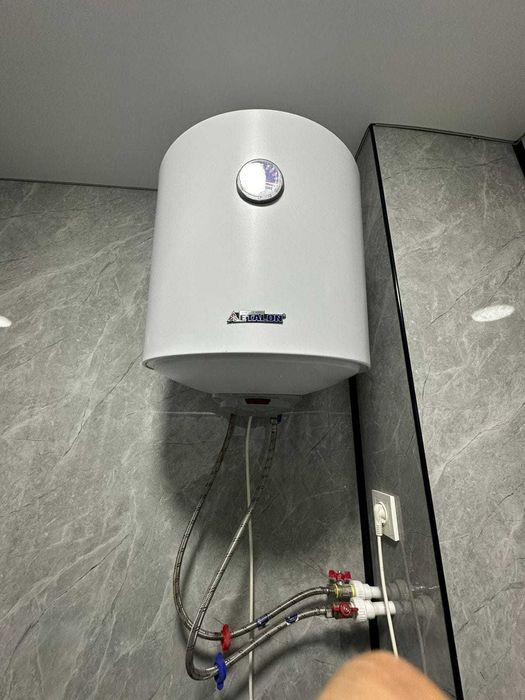 *Продам 2 комн квартиру  ул. Академическая 9/10.  Помомщь в ипотеке.